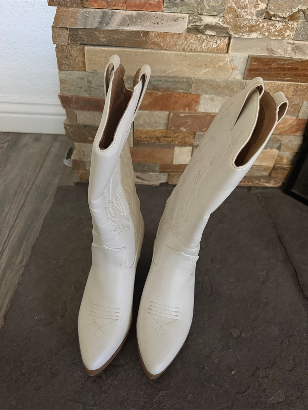 Women's Cream Western Knee-High Boots - Classic Cowboy Style